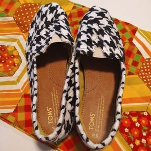 Toms Black & White Houndstooth Women's shoes 9.5W